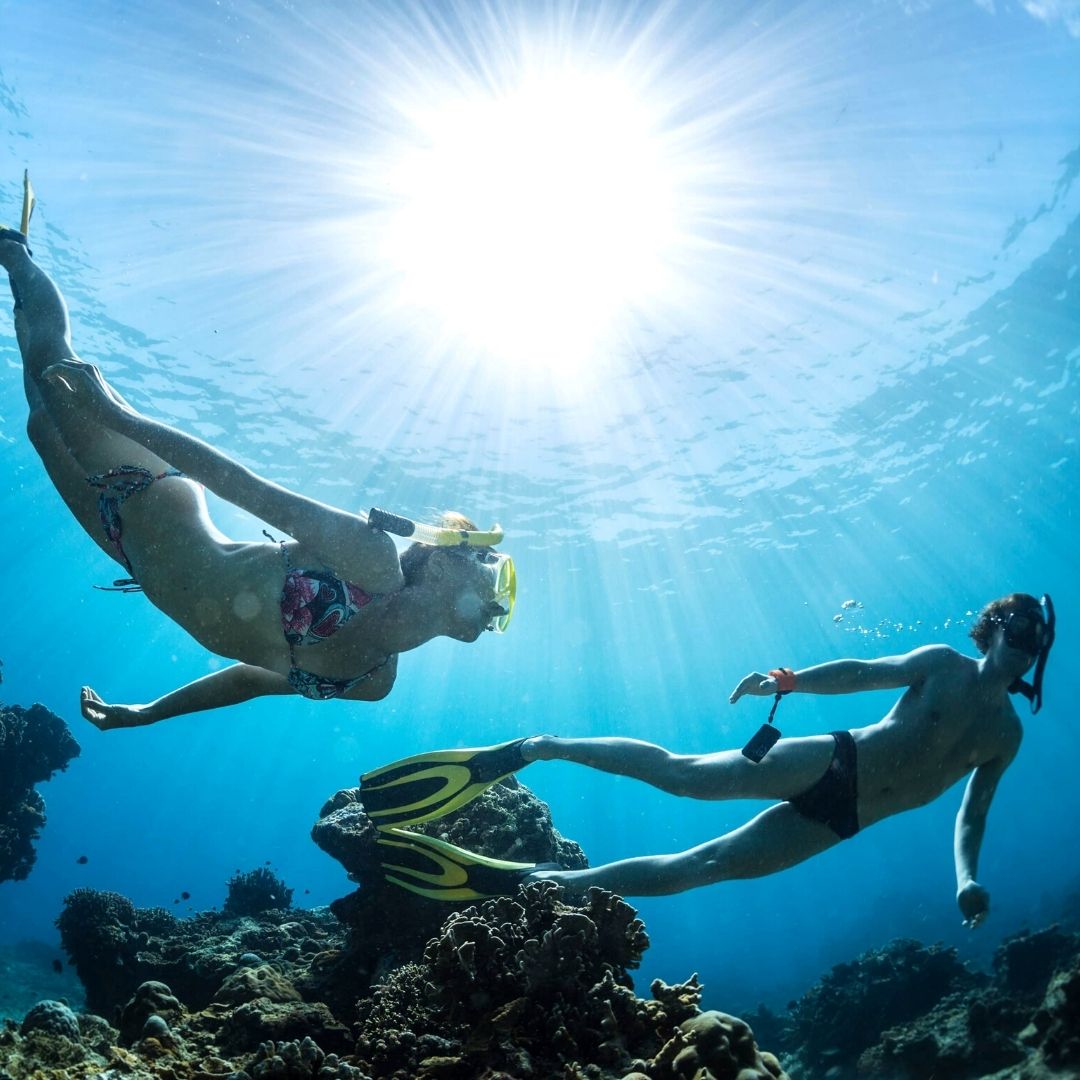 Sunscreen Swimming In Coral Reefs