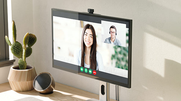 Clarity Pro 4K Monitor Smart Webcam Teams