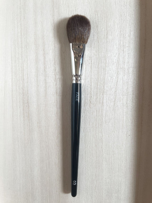 Morphe Elite Flat Pointed Powder Brush (E49)