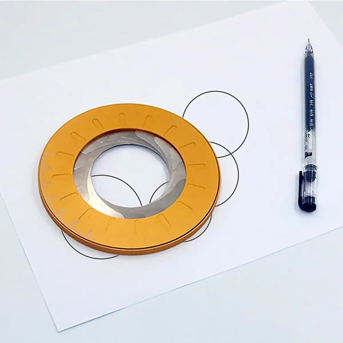 Adjustable Aperture Circle Jig for Leatherworking