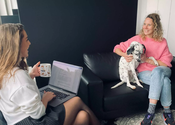 Arthrose nach Kreuzband-Op – Franzi und Linda im Interviewentspannung des Hundes fördern
