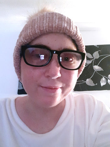 cancer patient wearing moisture chamber glasses