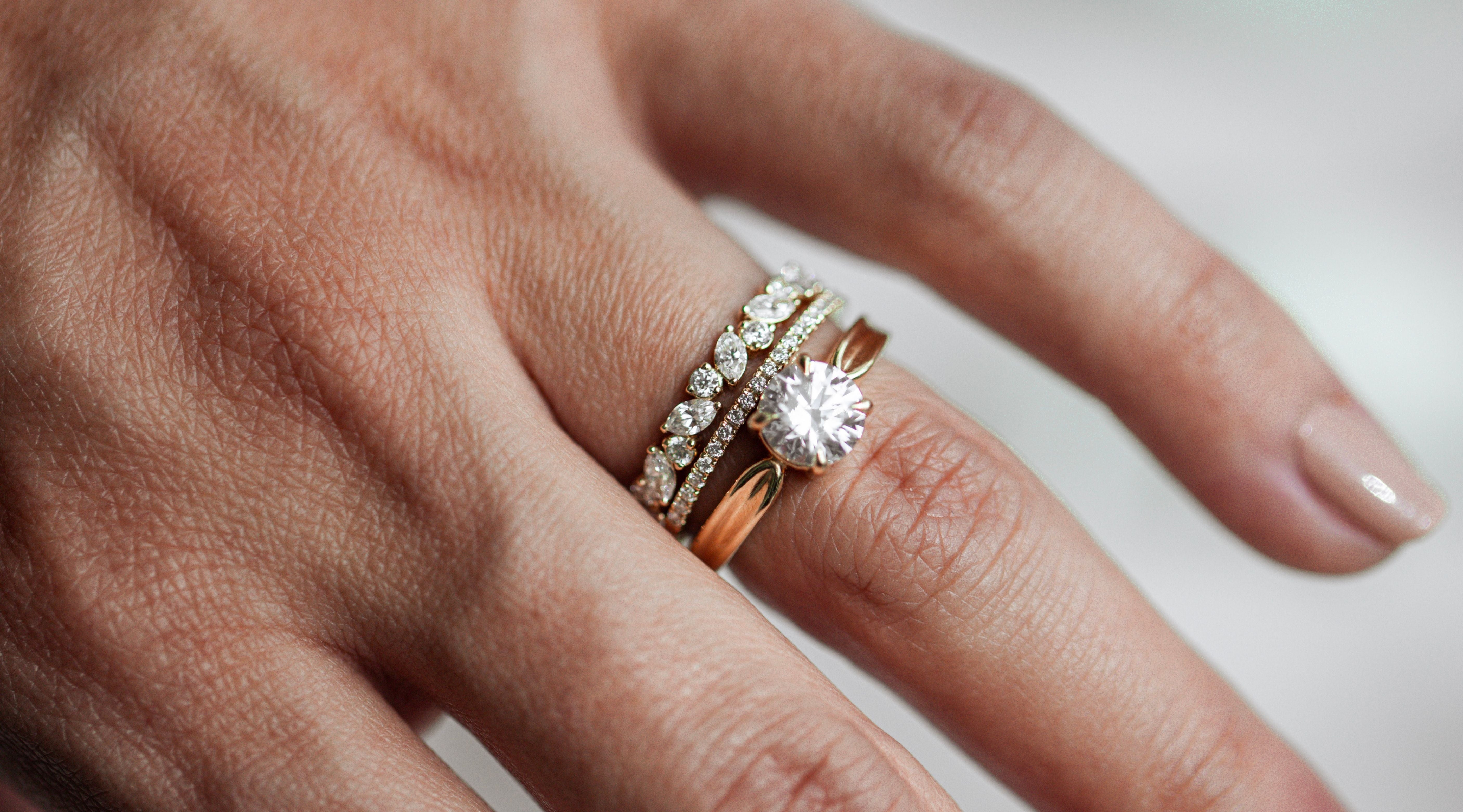 How should my engagement ring or wedding band fit? - Soha Diamond Co.™