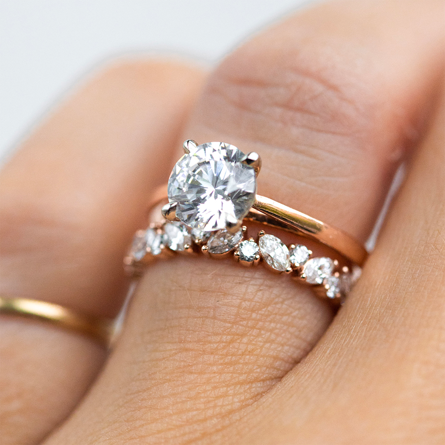 Oval Engagement ring with Wedding Bands : r/EngagementRings