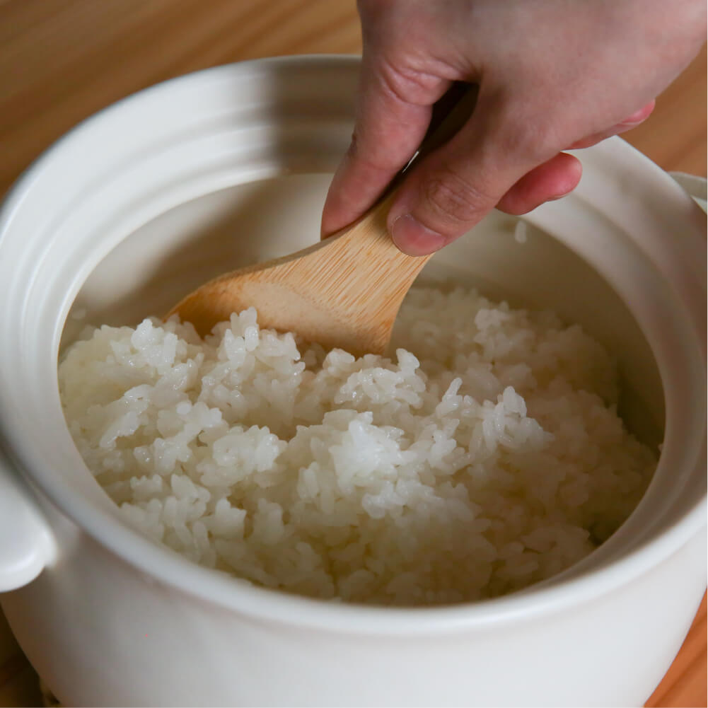 たいせい窯 ごはん鍋 3合 炊飯 土鍋 炊飯土鍋 ご飯鍋 ごはん 白米 玄米 耐熱陶器 泰成窯 TAISEIGAMA 直火対応 ガス対応 電子レンジ対応 食洗機対応 日本製 白 黒 おしゃれ オシャレ お祝い ギフト