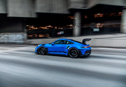 blue porsche gt3 rs