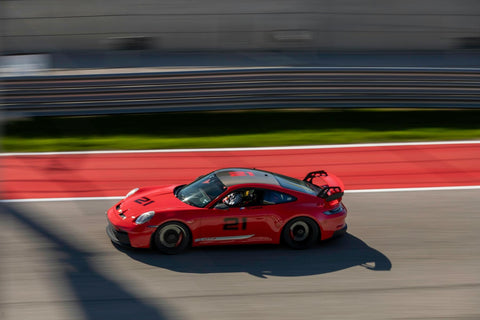 red prosche gt3 rs