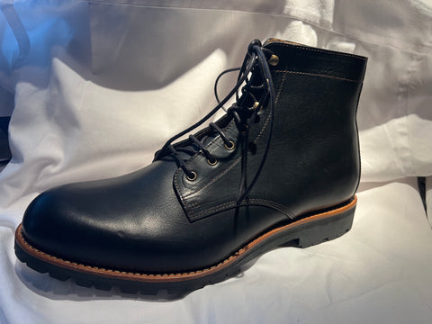 Nu är vintern här! Kraftiga läderboots med vibramsula Ord.Pris 3295:- Nu: 1395:-