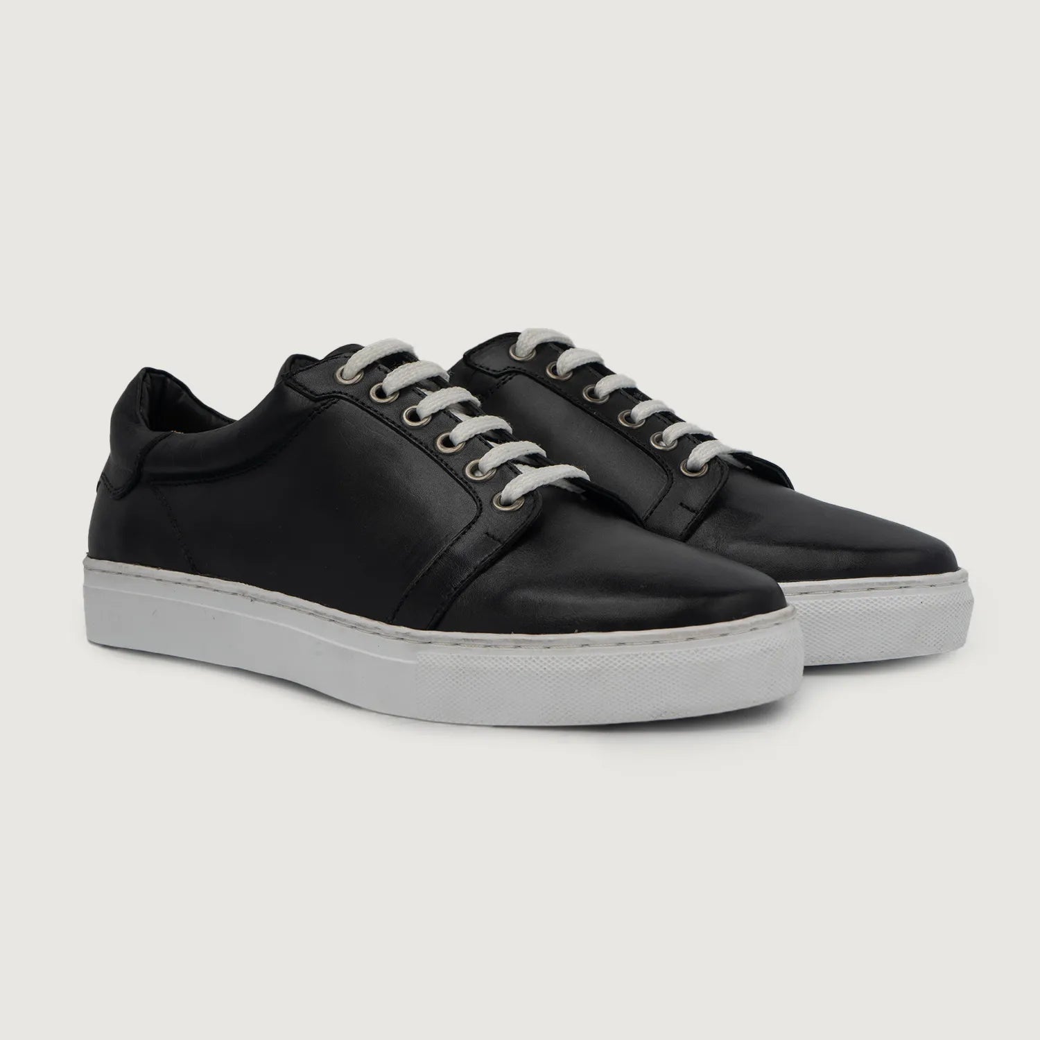 Carter Runn Black Leather Sneakers