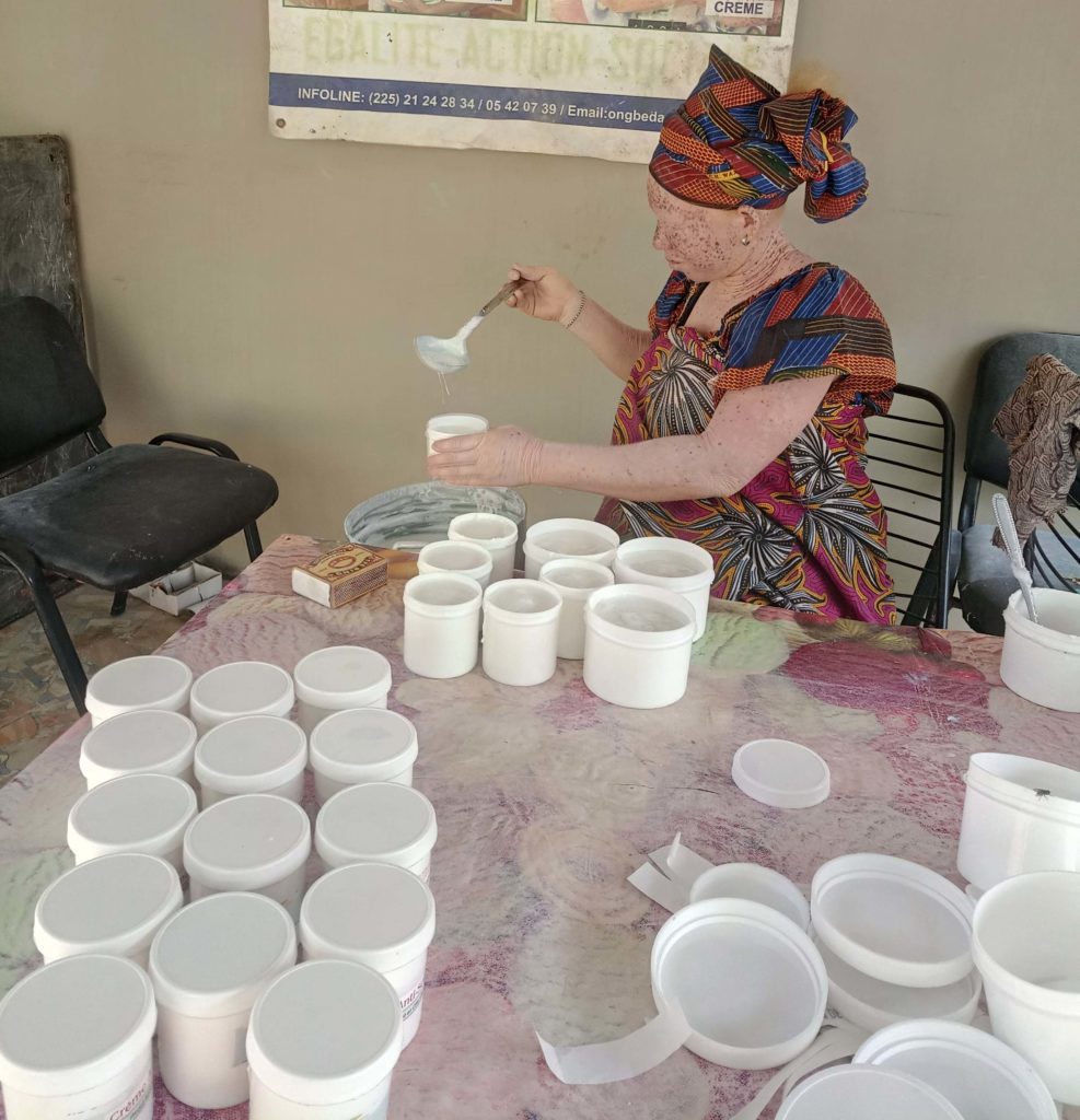 Strijd tegen albinisme in Afrika - Bigger Picture Clothing