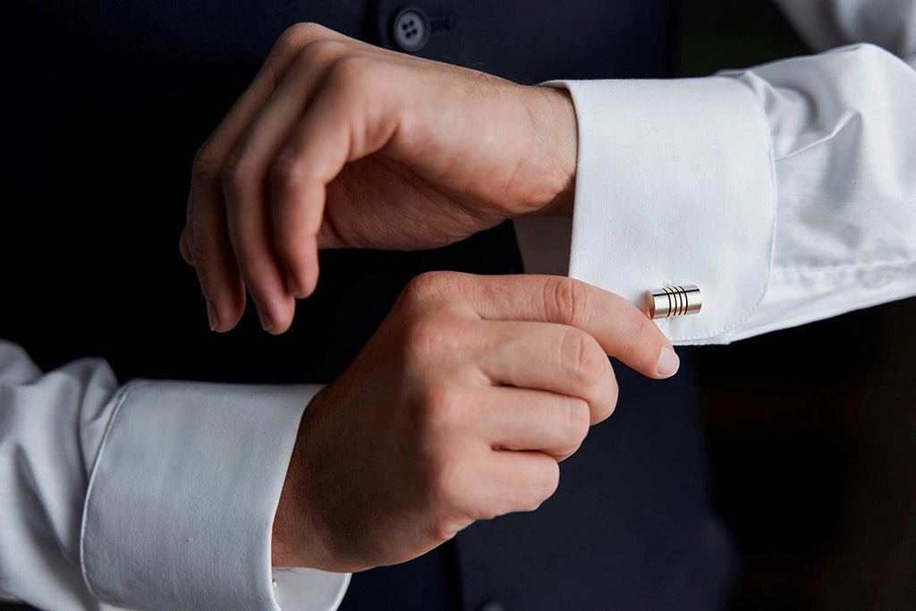 how to wear cufflinks