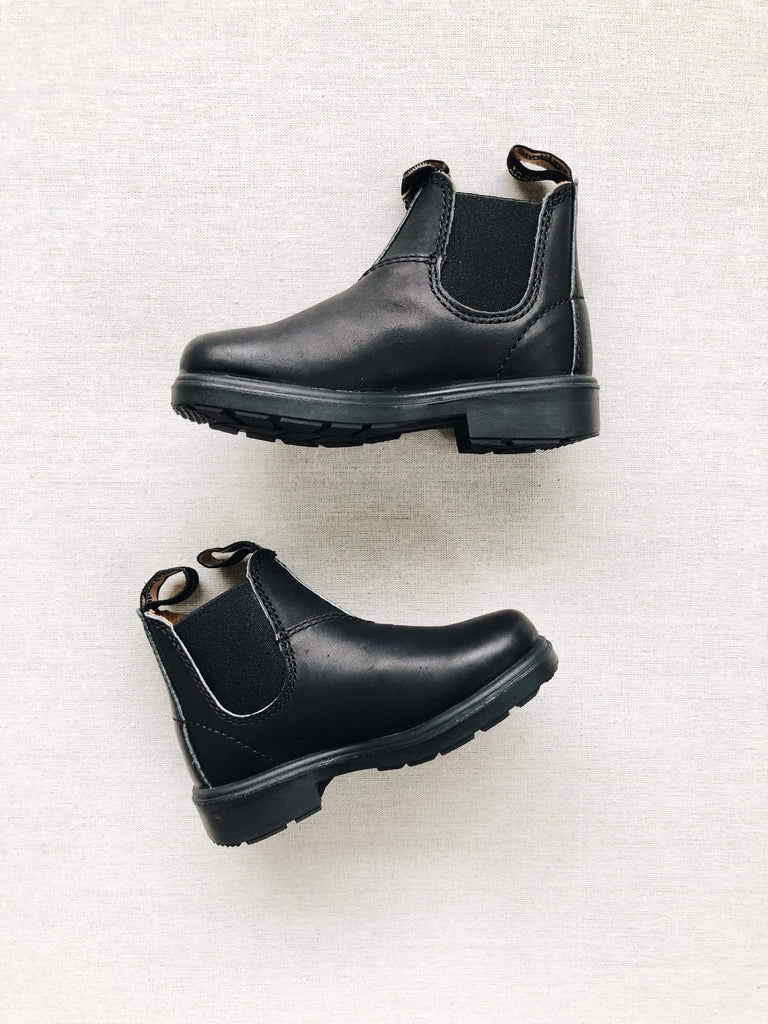 blundstone black leather