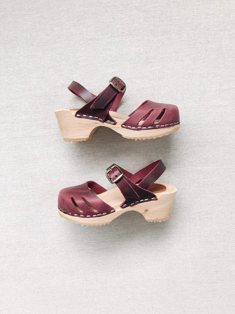 leather mary jane clogs