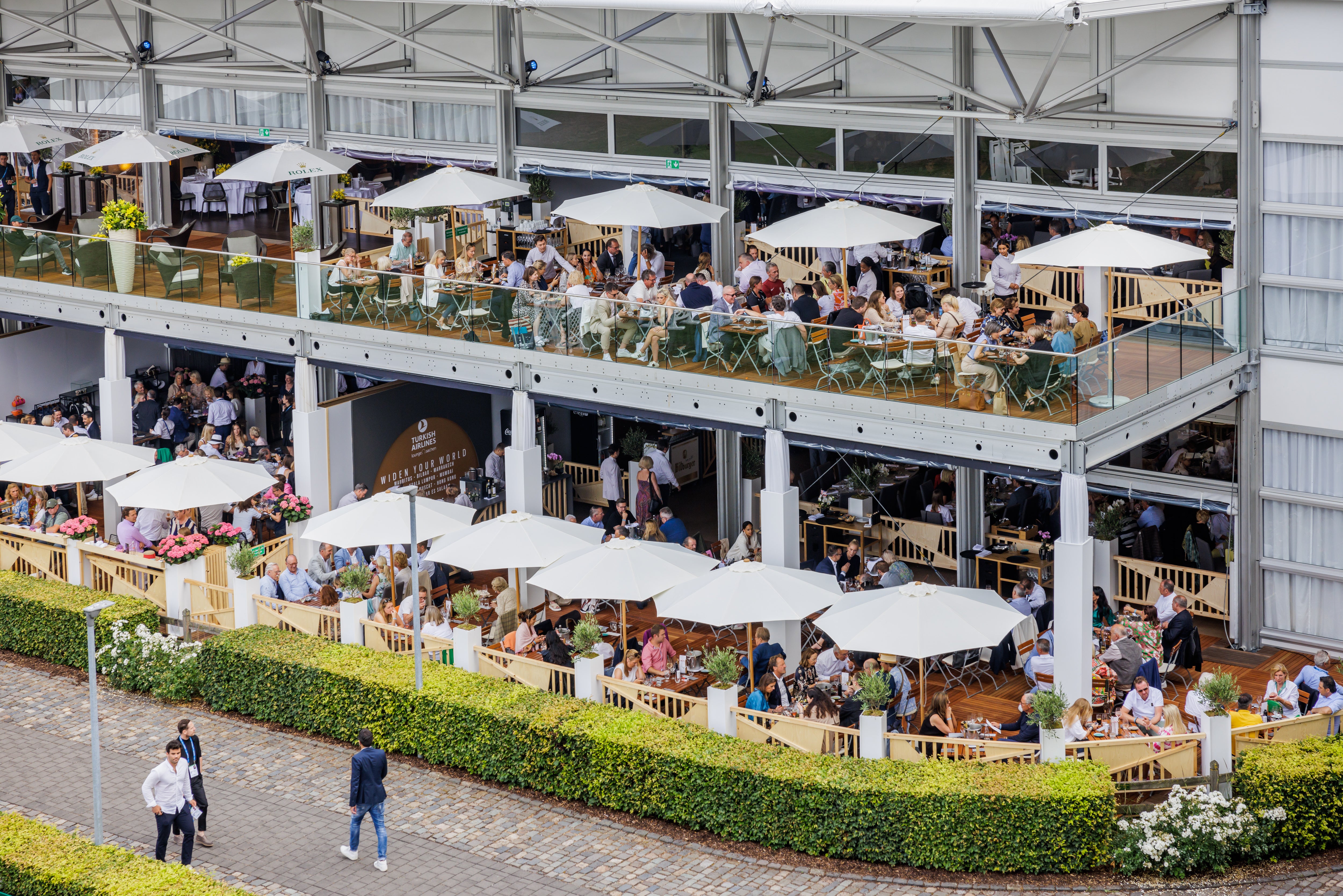 CHIO-Aachen_Terrassen-Aussenansicht_29062023_006.JPG__PID:23495e5f-f76d-4401-a204-f8ef995bb6f6