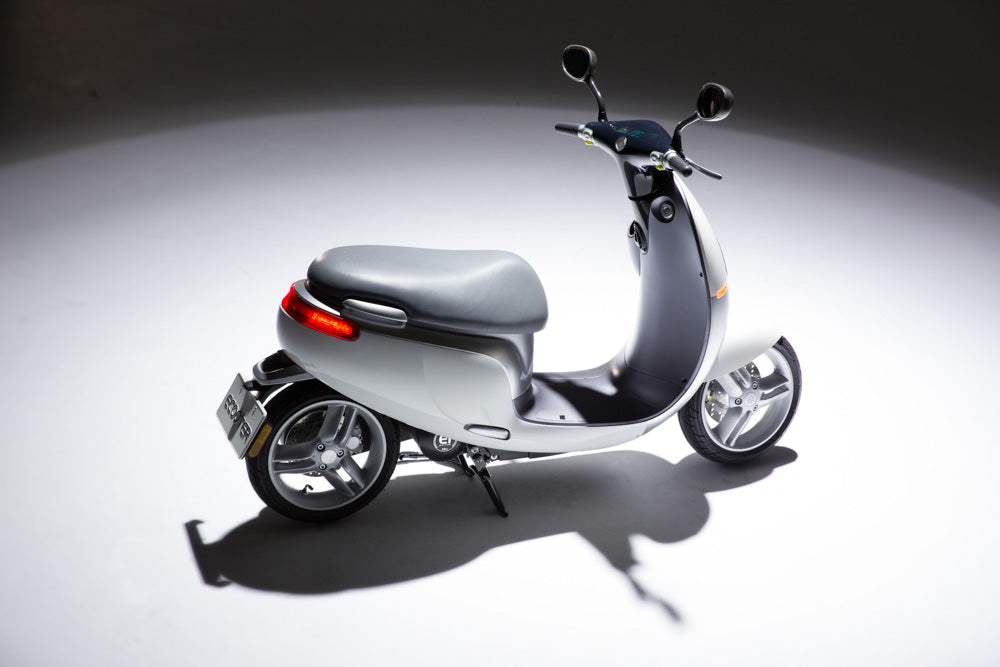 Ecooter E1R - 50mph Electric Scooter - 125cc Electric Moped – Urban eBikes