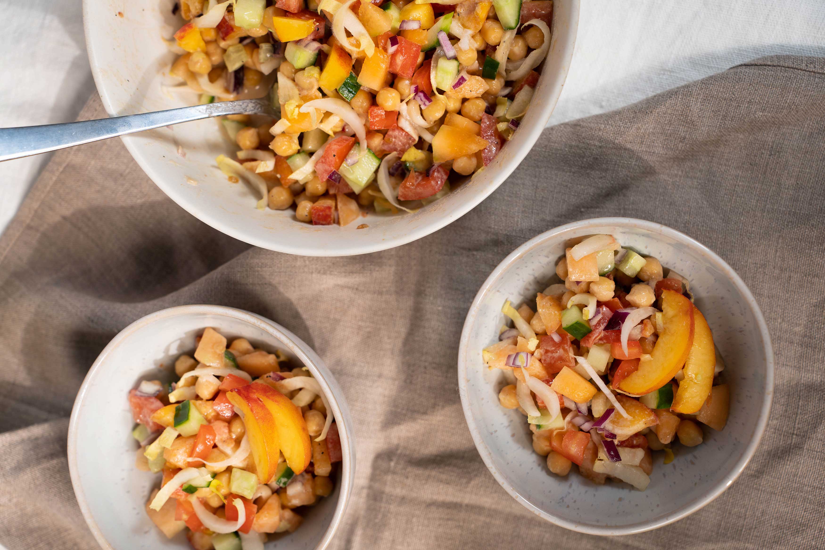 Esbit BBQ fruity chickpea salad