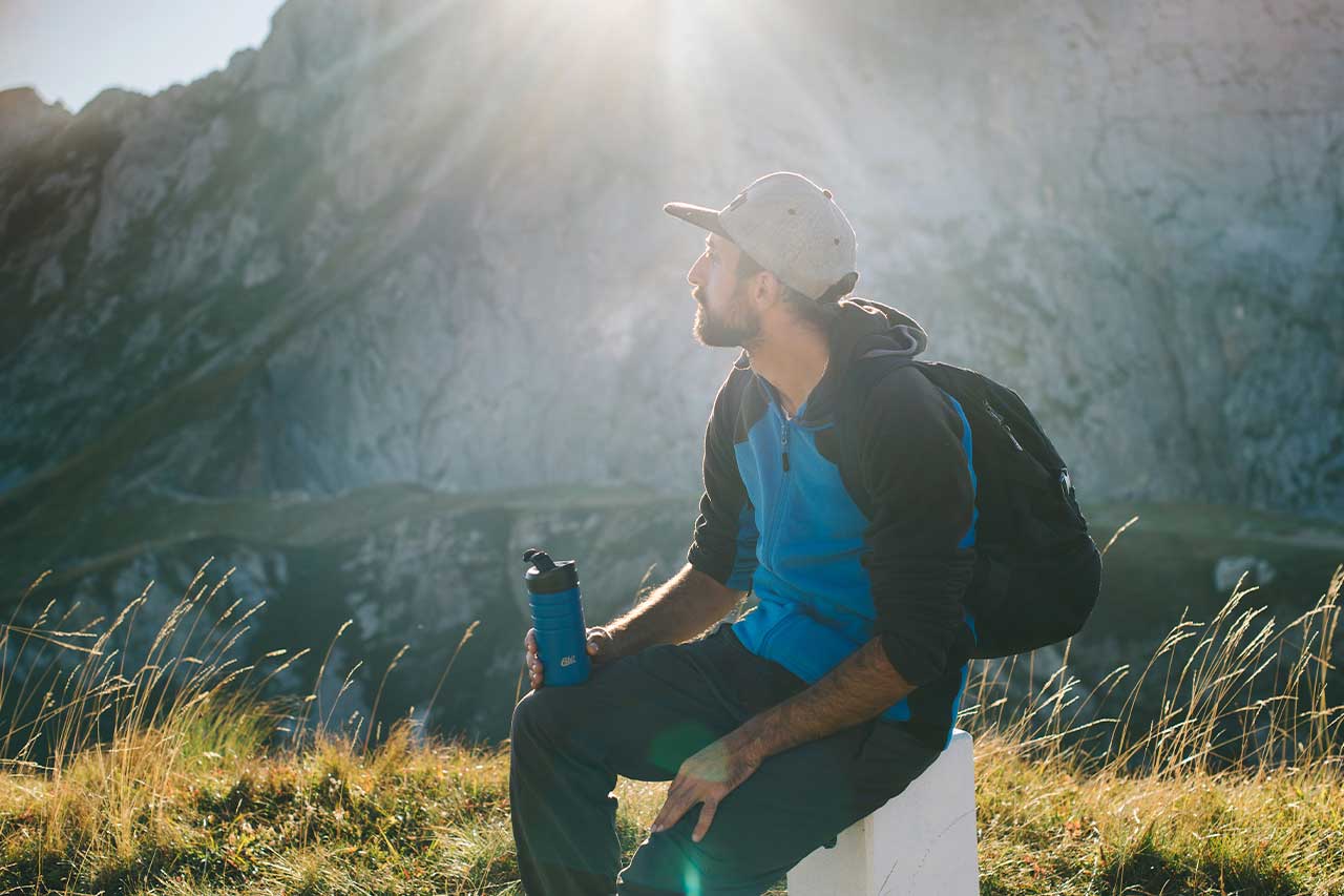 Esbit MAJORIS Thermobehälter in BLau 450 ml mit Kaffee to go in der Natur