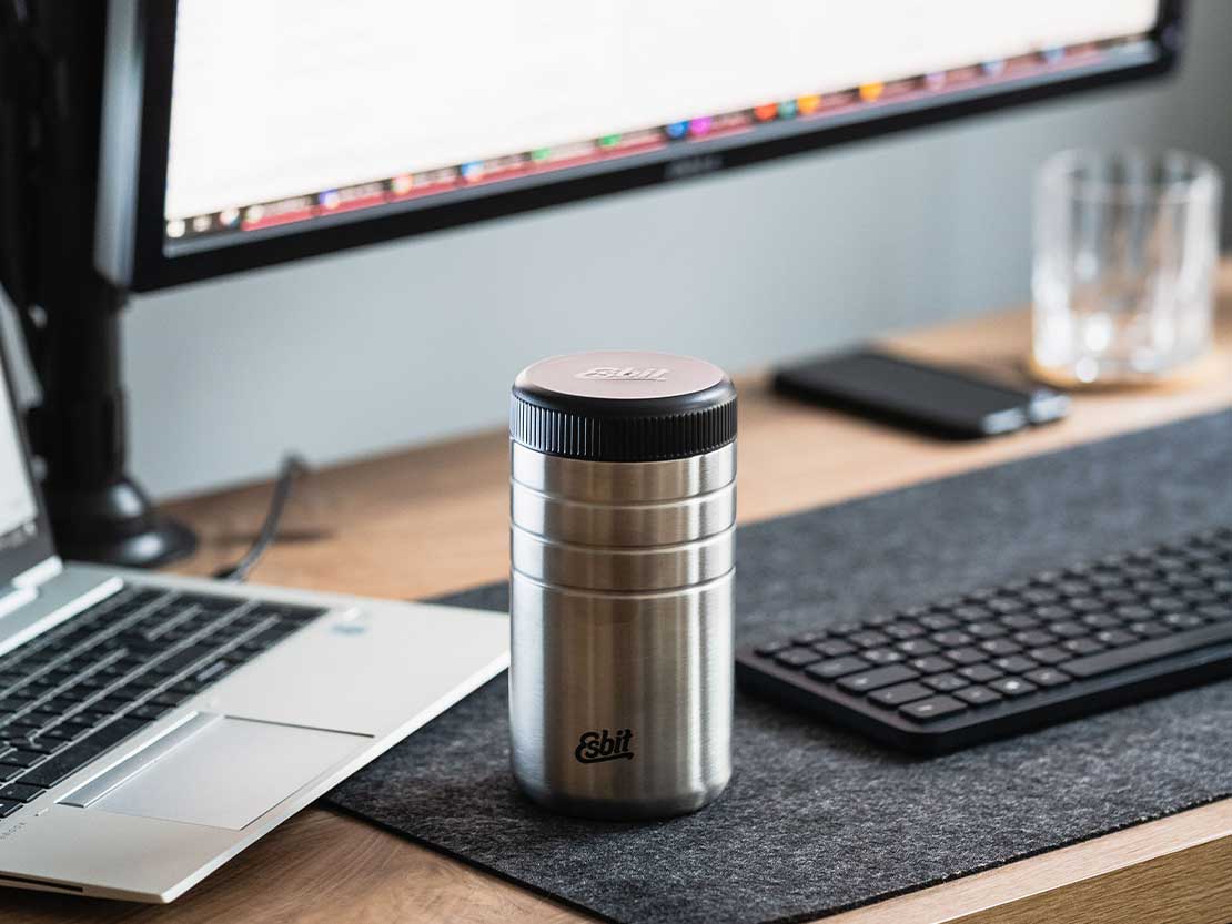 Esbit MAJORIS thermal container in stainless steel, 400 ml on desk