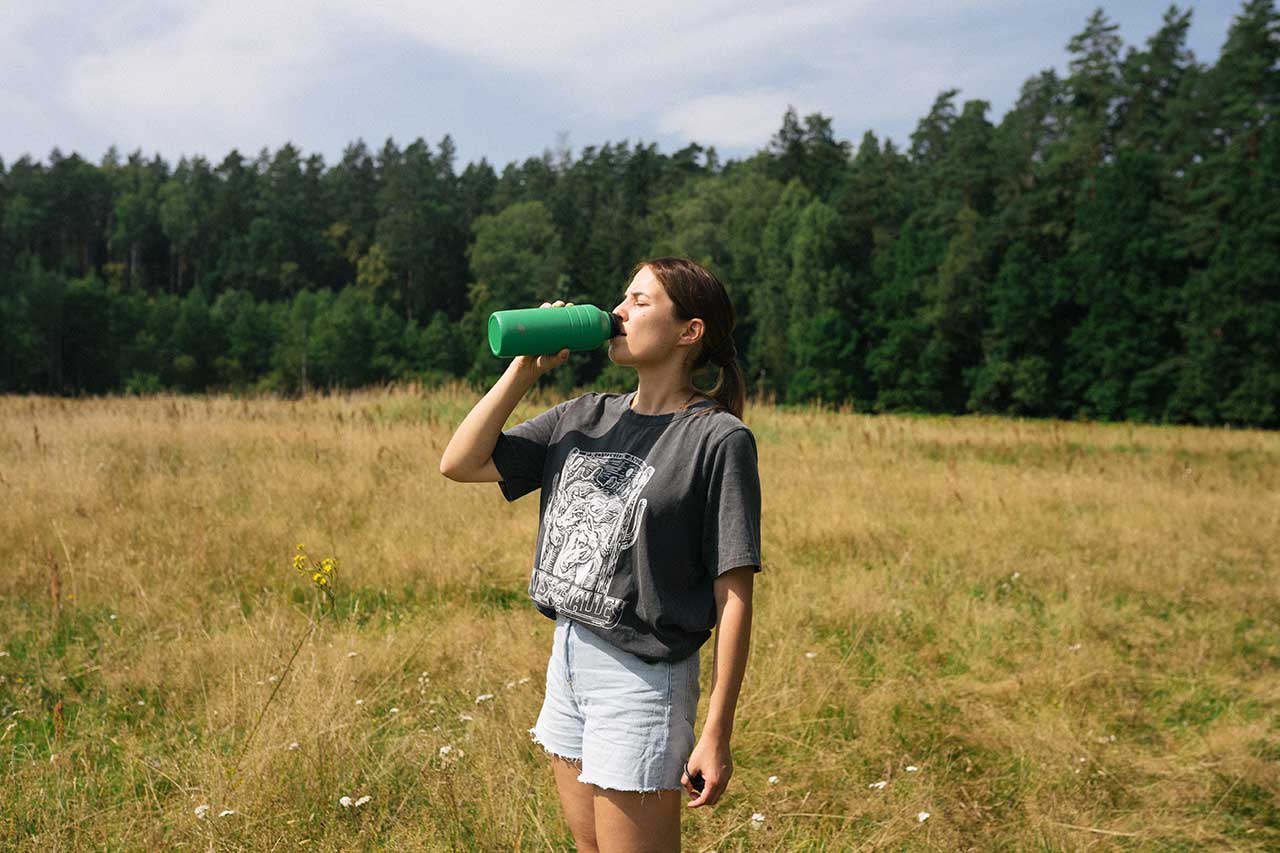 Esbit MAJORIS drinking bottle in green 1000 ml for a break in nature