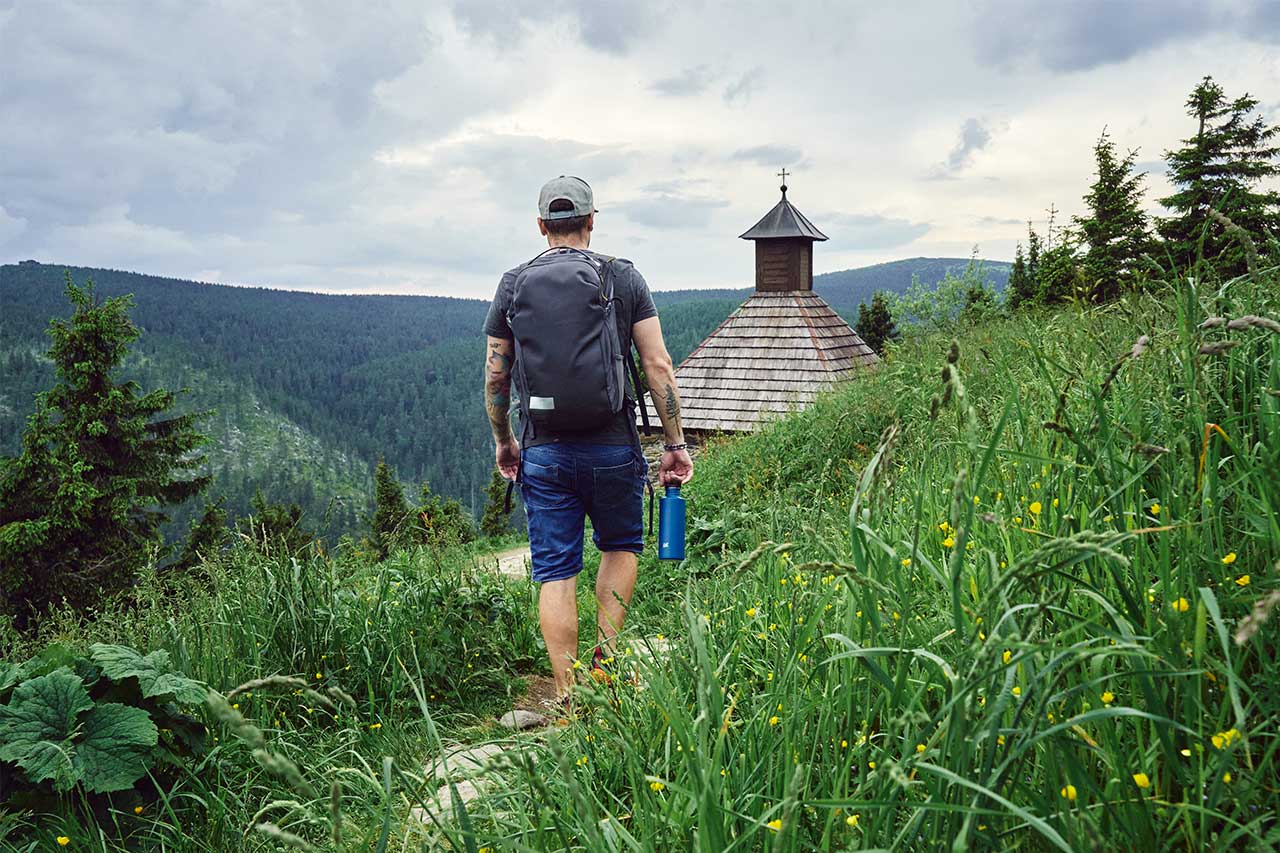 Esbit SCULPTOR drinking bottle in blue 1000 ml when hiking in the mountains