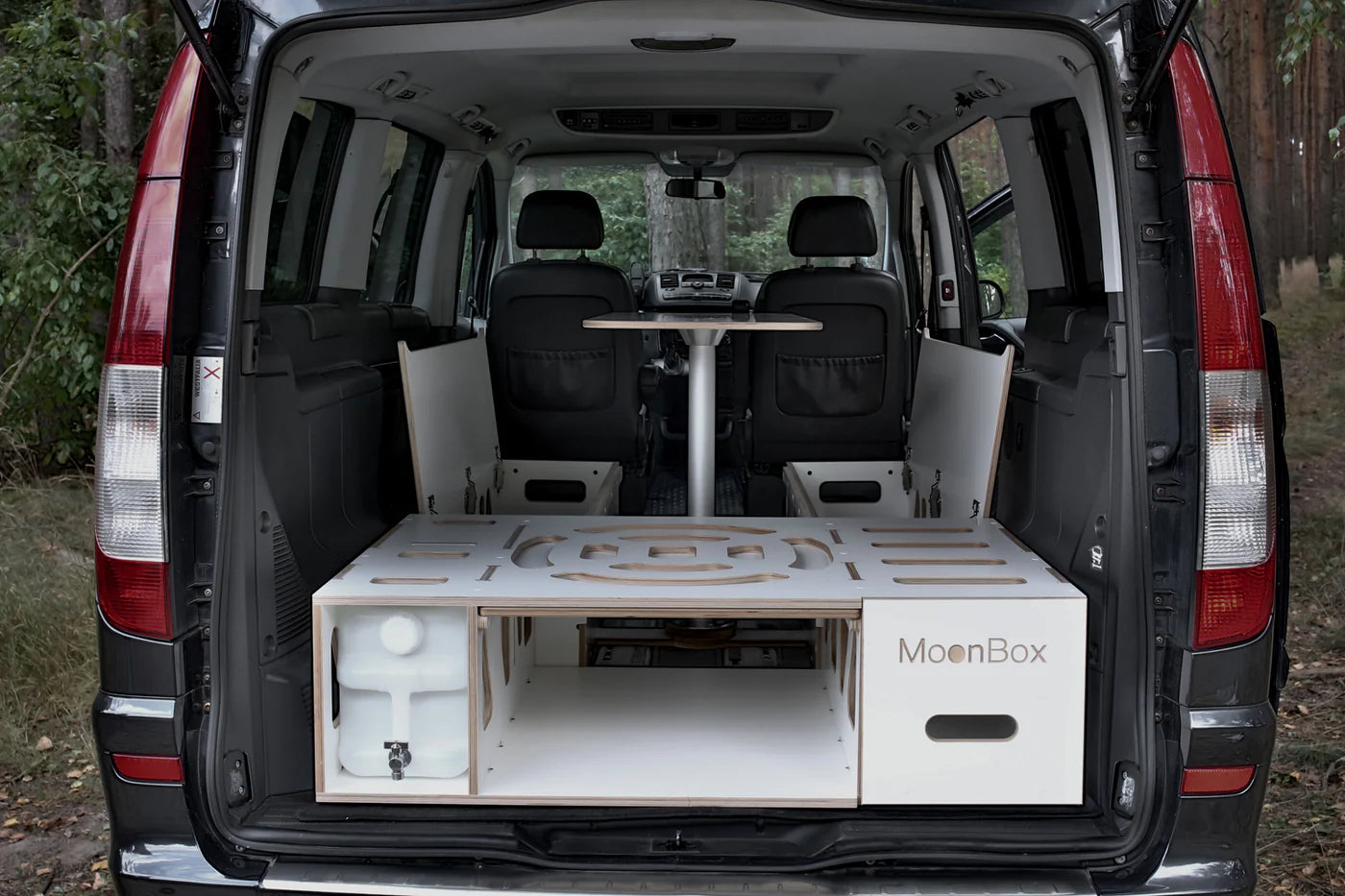 Se MoonBox 115 Minibus/transporter - Campervan Modul til større biler - Hvid hos Offgridconnection