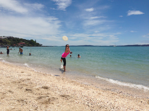 frisbee-beach