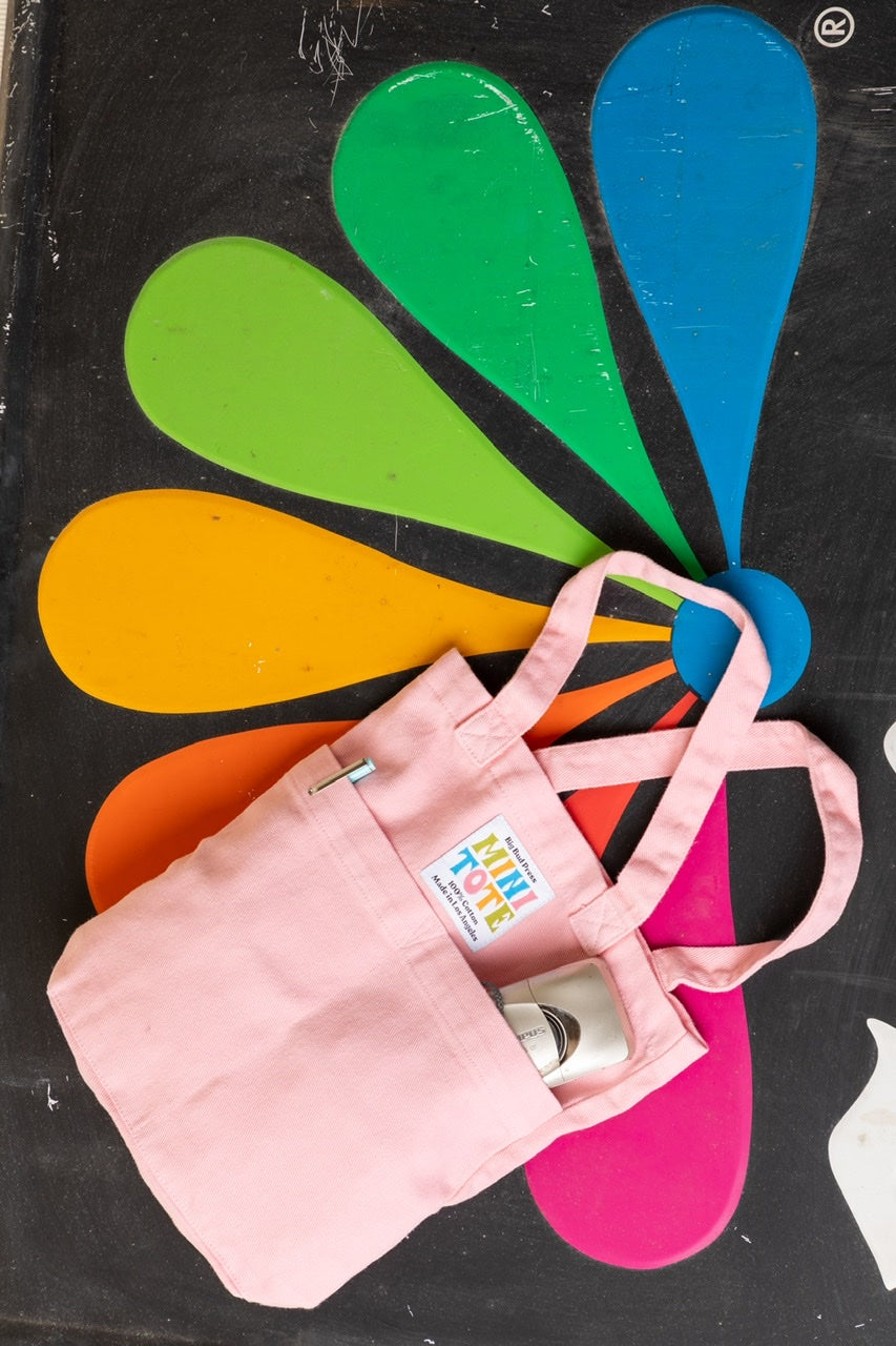 Mini Totes Hanging Out!