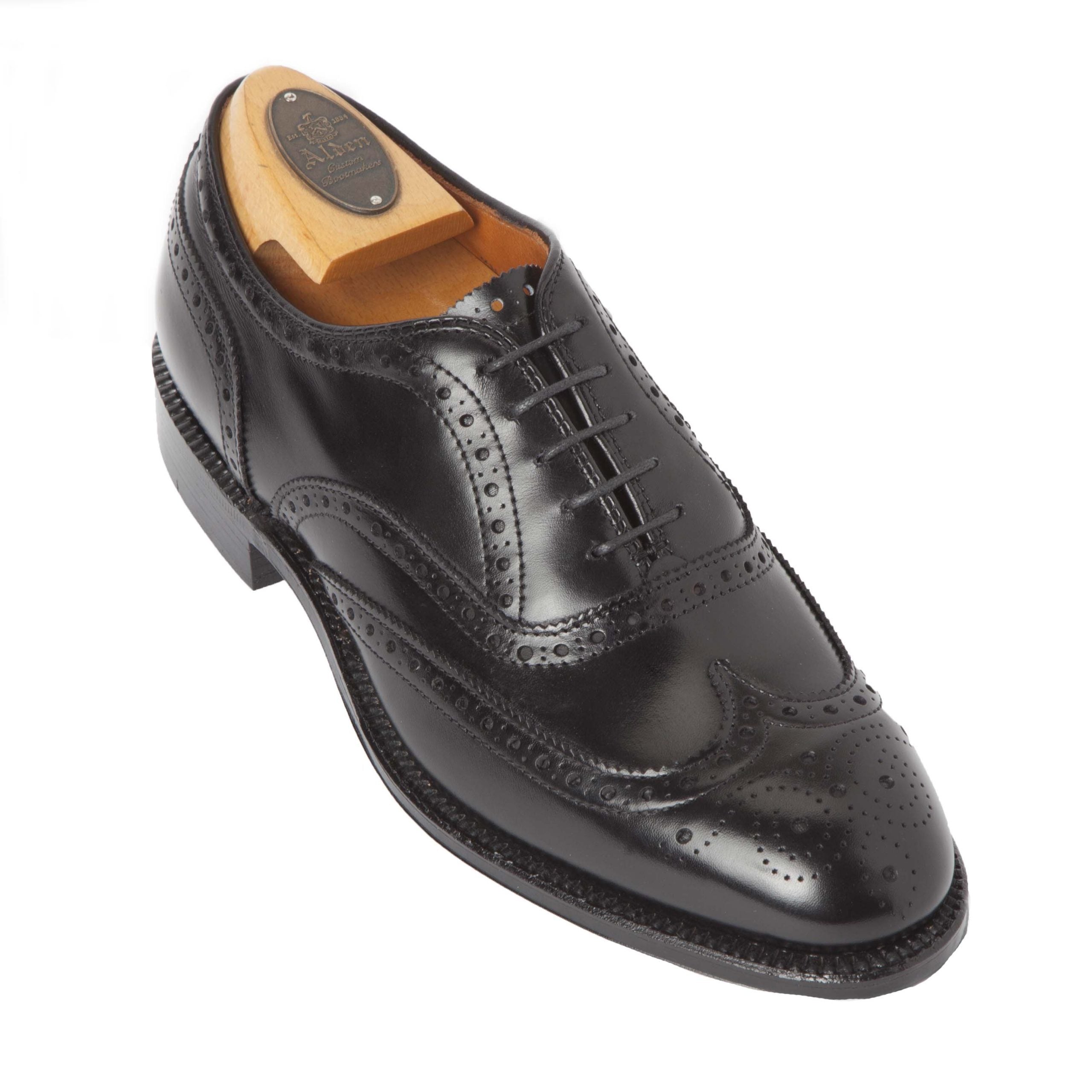 539 - Modified V-Tip in Black Calfskin