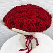200-red-roses-bouquet.jpg__PID:8f2cdf8e-2b99-4b14-a38d-65b940779f8a