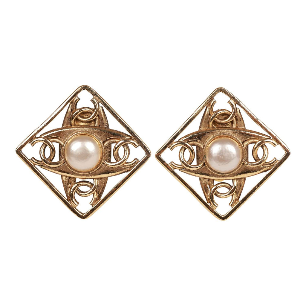 Cc earrings Chanel White in Gold plated  17085128