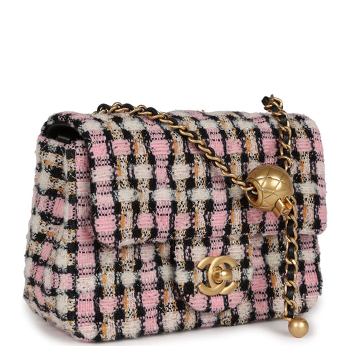 Chanel 22C Pearl Crush Sqaure Mini (Light Orange / Peach / Pink Beige),  Luxury, Bags & Wallets on Carousell