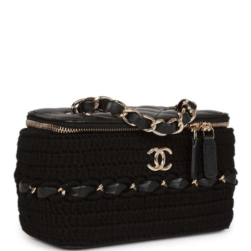 Chanel's Compact Powder Case Clutch With Chain - BagAddicts Anonymous