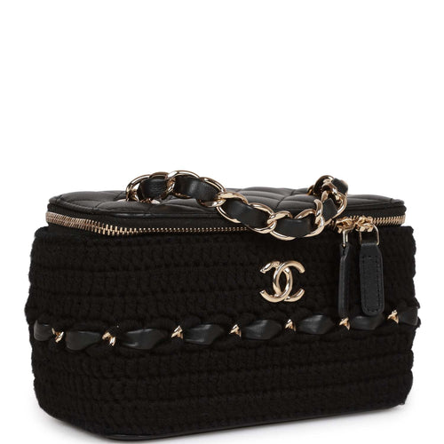 Chanel 21s Quilted Lambskin Mini Minaudiere Crossbody Lipstick Vanity  Leather ref.319006 - Joli Closet