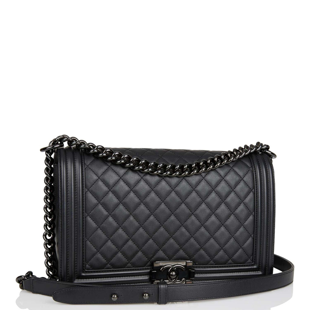 TÚI Chanel Boy New Medium Calfskin Black