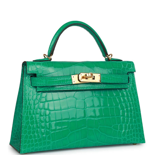 Hermès Birkin 30 In Vert Jade Epsom With Gold Hardware in Green