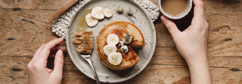 Pancakes auf einem Teller