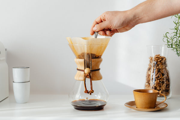 manual coffee preparation using chemex