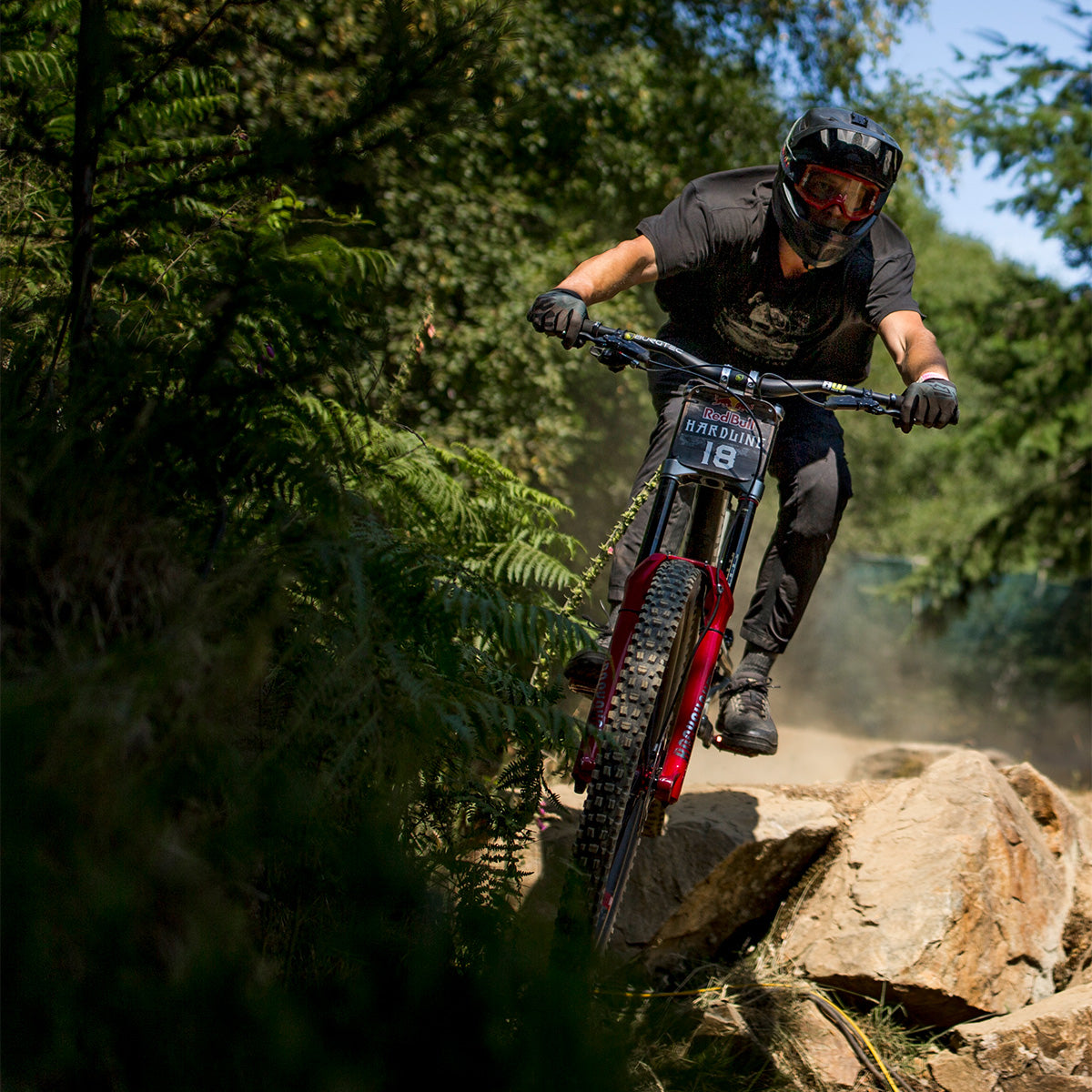 Craig Evans en course chez Redbull Hardline