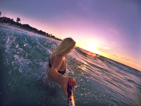 Taylor using her Spivo Stick to see the Cuban sunset