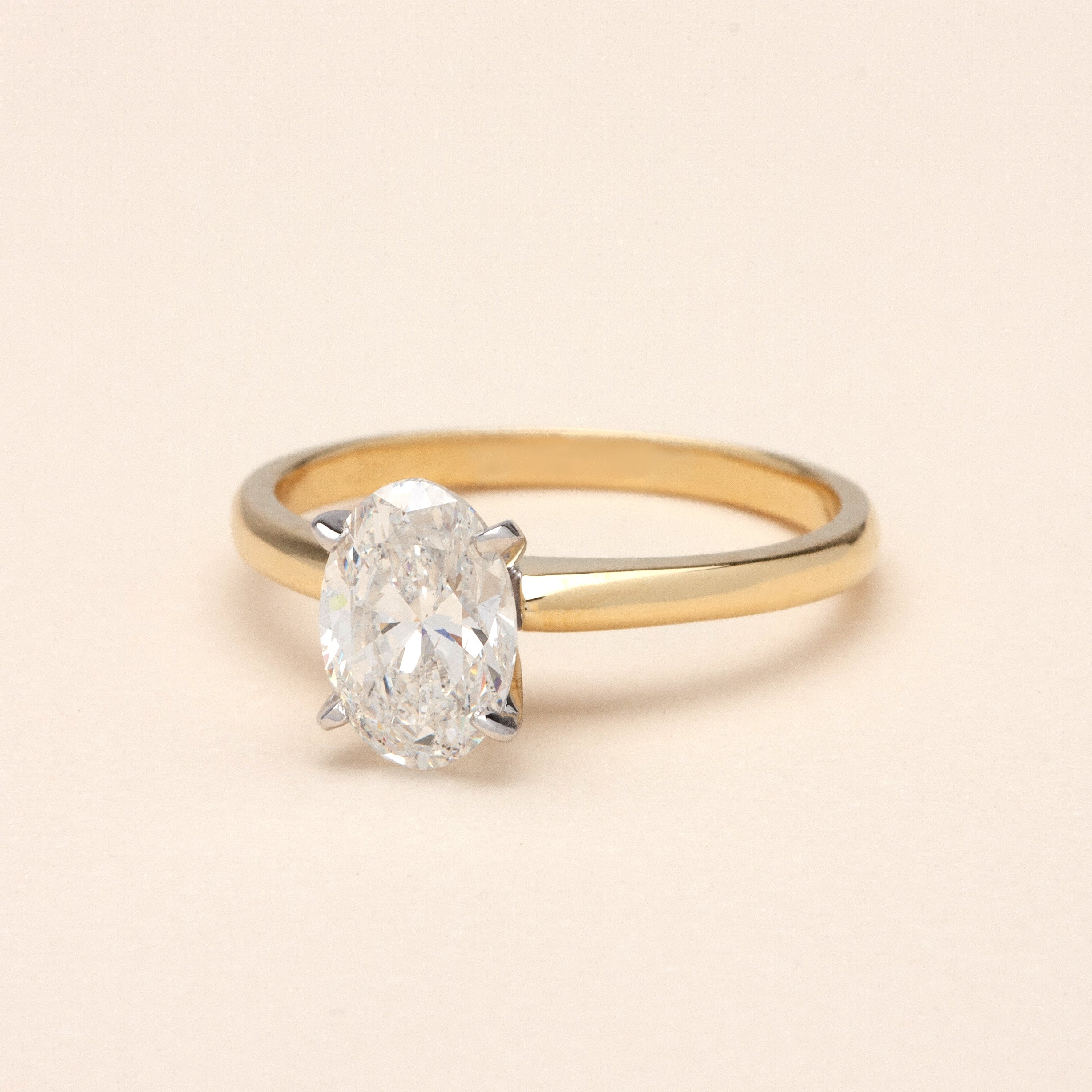 Elegant Oval Solitaire 14k yellow gold Ring