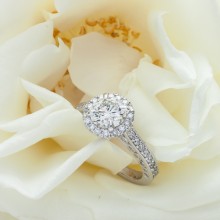 Custom Classic & Vintage Diamond Engagement Ring