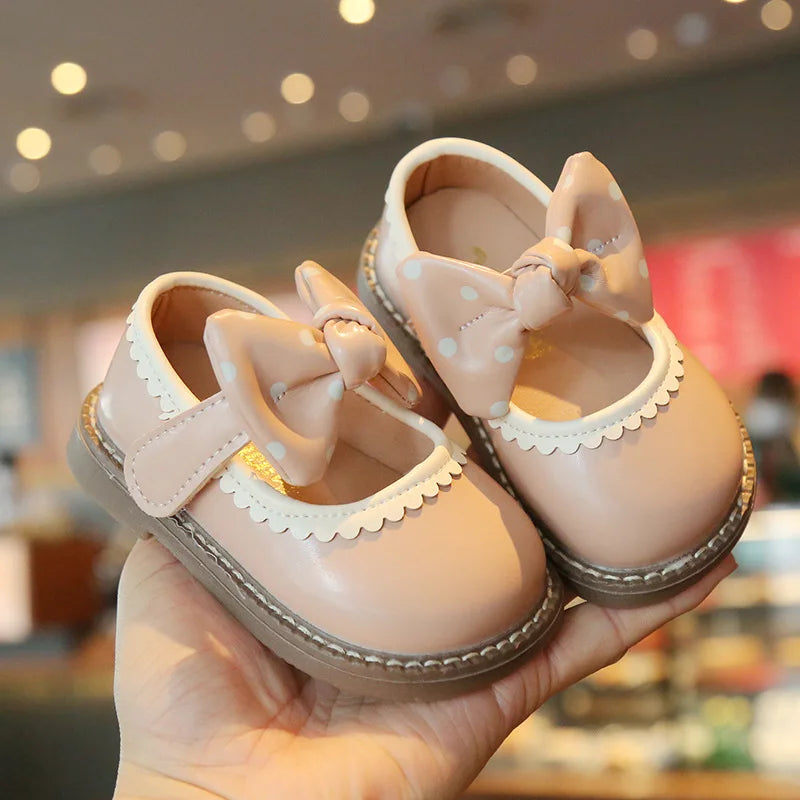 Chaussures avec grand nœud papillon rose