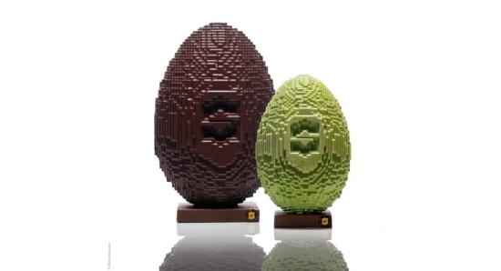 Huevos de chocolate de Pascua en forma de píxeles del chef Michael Bartocetti