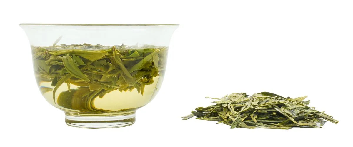 iTeaworld | Longjing tea has a flat and straight appearance with a tender green color