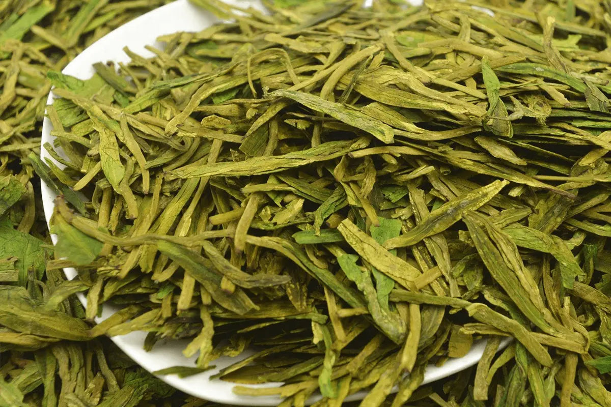 longjing-tea-dragon-well-Dry-tea