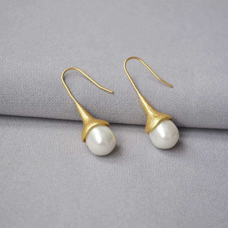 巴黎女伶磨砂金珍珠耳環 PARISAN PEARLS EARRINGS.JPG