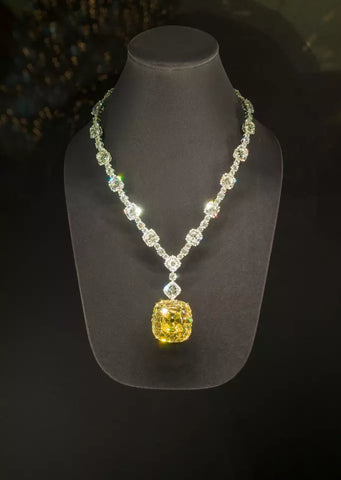 Viên kim cương Tiffany là một trong những viên kim cương màu vàng lạ mắt lớn nhất thế giới