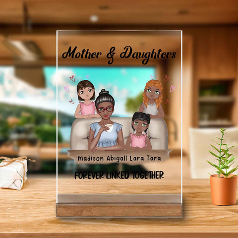 mutter tochter geschenk personalisiert - mother and daughter forever linked together - dekoration auf einem holztisch