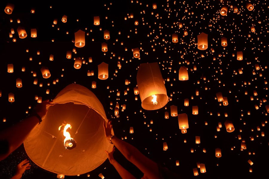 floating lanterns memorial