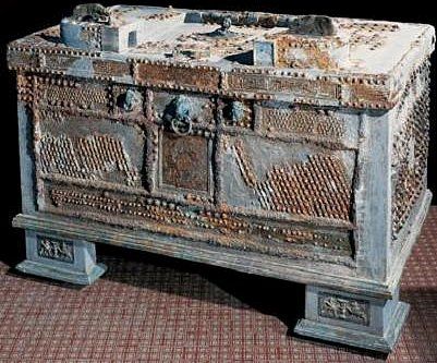 https://cdn.shopify.com/s/files/1/0779/1601/2827/files/2-Roman-Chest.jpg